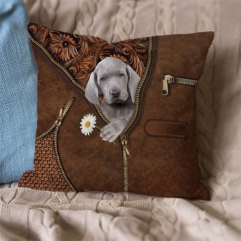 Lavado 2 Holding Daisy Pillow Case